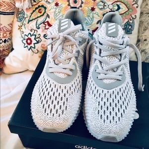 Adidas bounce size 6